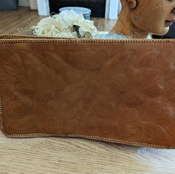 Vintage Tooled Embossed Leather Purse Clutch - Picture 2 of 13
